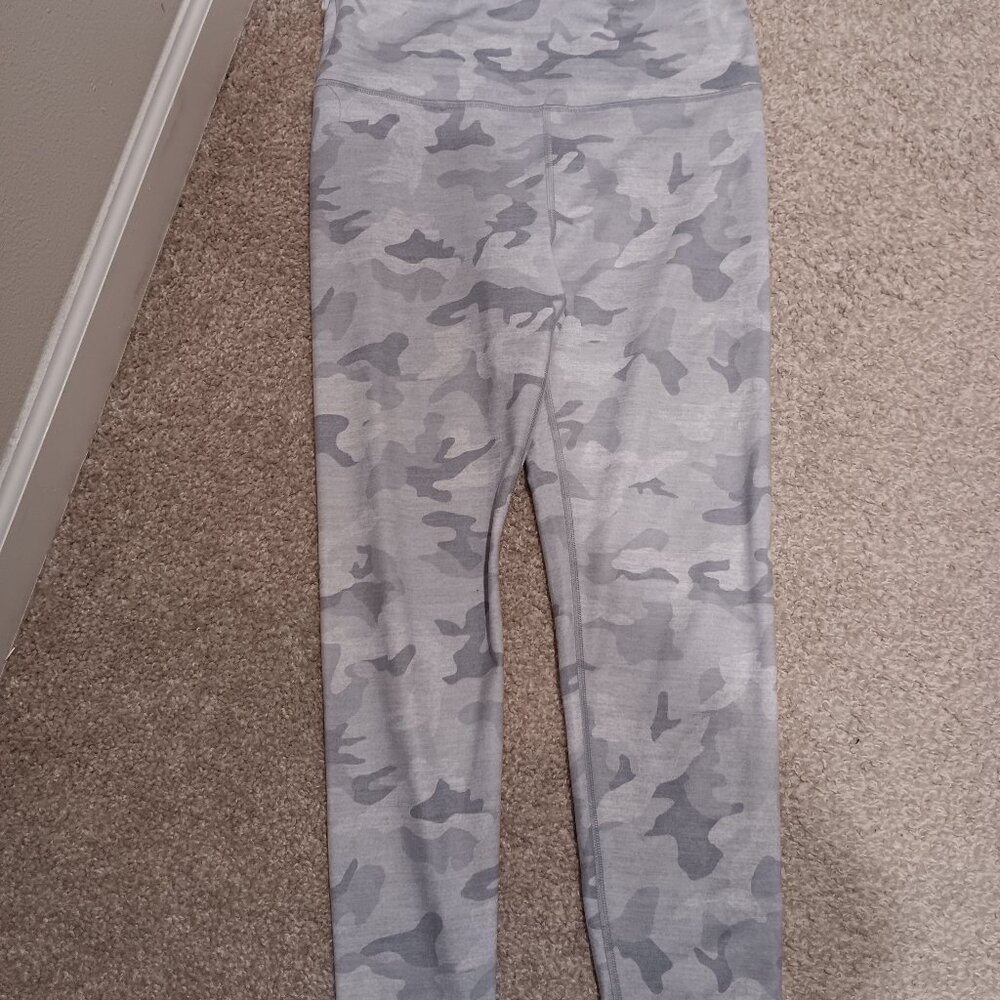 Gap Fit Eclipse leggings gray camo size Small